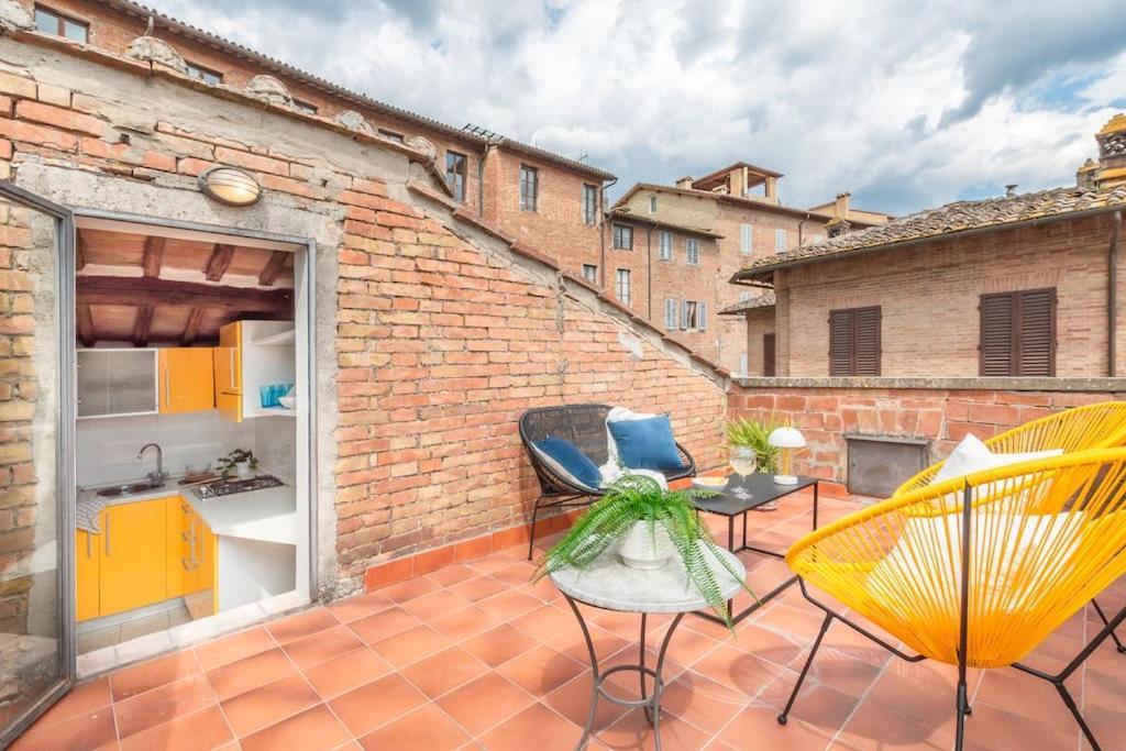 Apartament Mimosa- Loft Elegante Con Terrazza Nel Centro Di Siena Zewnętrze zdjęcie